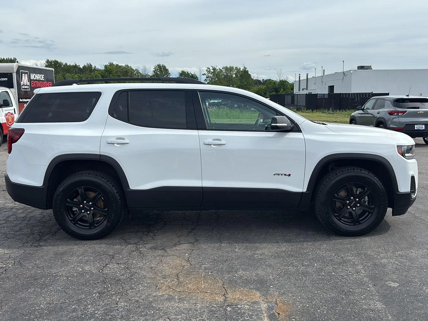 Used 2023 Summit White GMC AT4 image 8