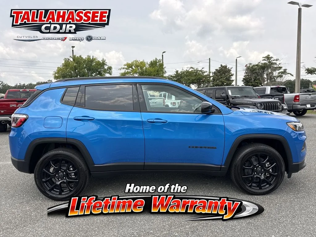 New 2026 Hydro Blue Pearl-Coat Exterior Paint Jeep Latitude image 2