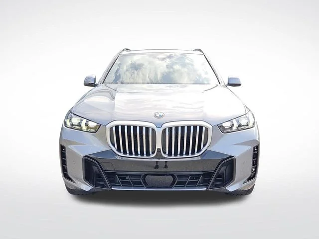 Used 2025 Gray BMW sDrive40i image 7