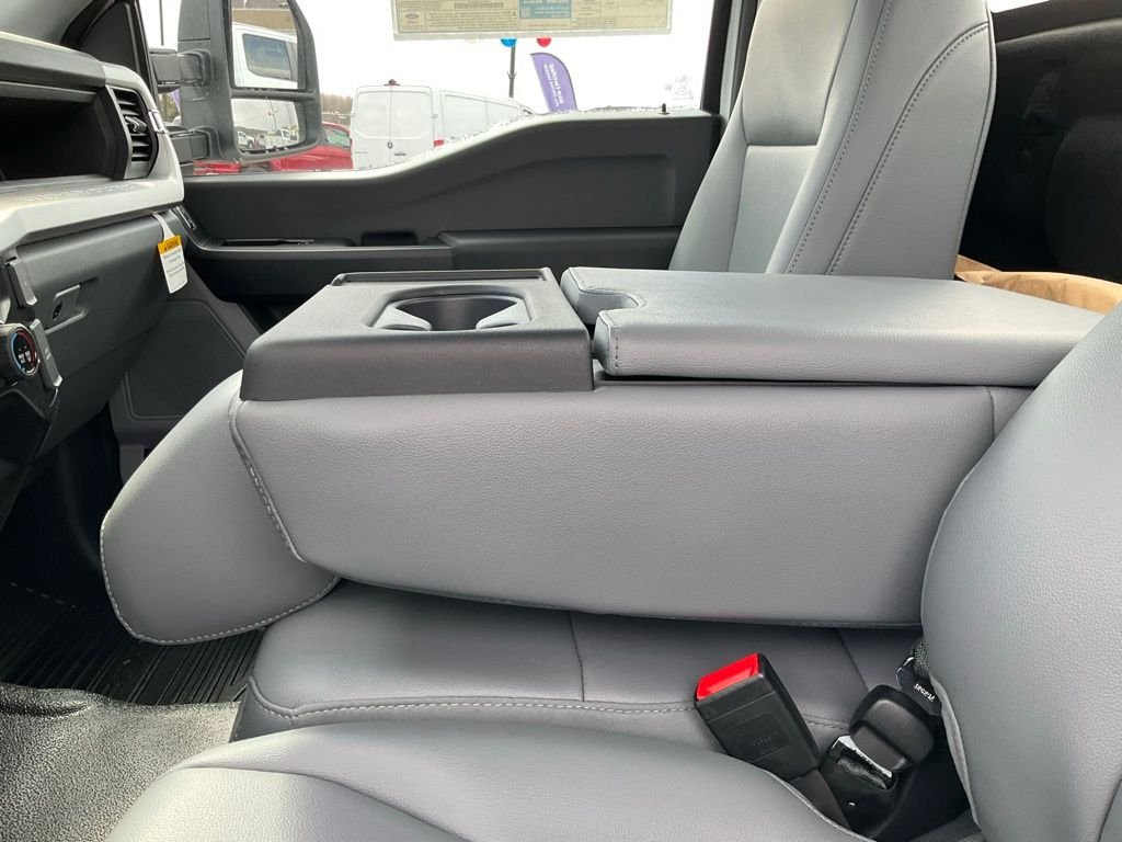 New 2026 Oxford White Ford F-350® XL image 24
