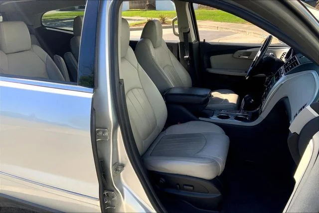 Used 2012 Silver Ice Metallic Chevrolet LTZ image 7