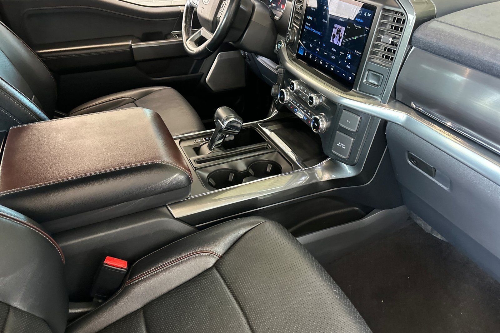 Used 2022 Black Ford Lariat image 15