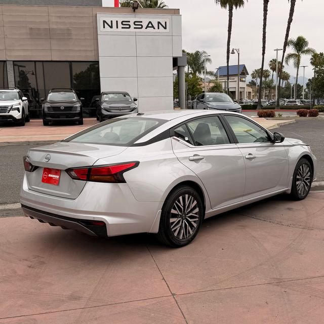 New 2026 Brilliant Silver Metallic Nissan SV image 4