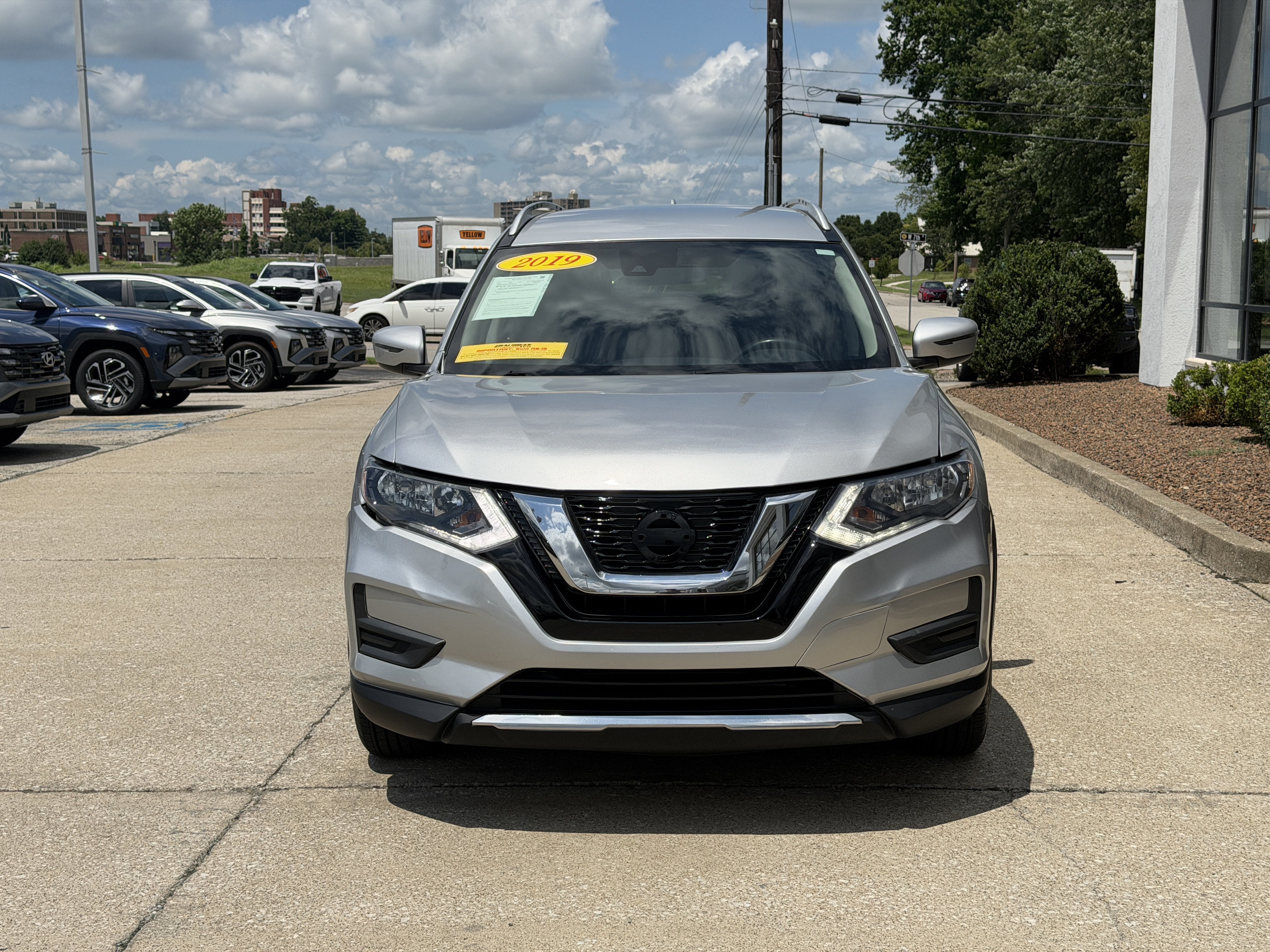 Used 2019 Brilliant Silver Metallic Nissan SV image 17