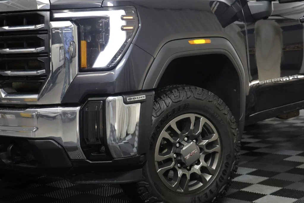 Used 2024 Titanium Rush Metallic GMC SLE image 3