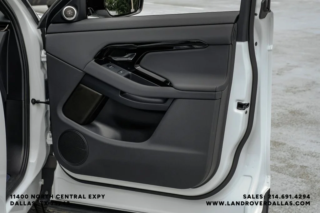 Used 2026 White Land Rover Dynamic image 51