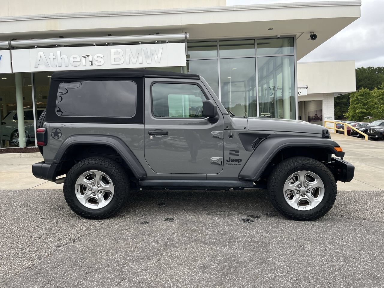 Used 2021 Sting-Gray Clearcoat Jeep Freedom image 9