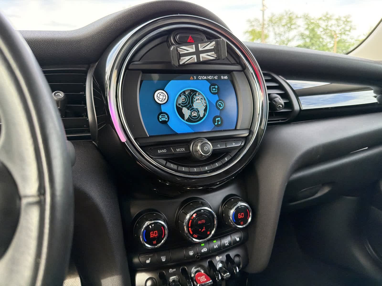 Used 2019 Solaris Orange Metallic MINI Cooper image 11