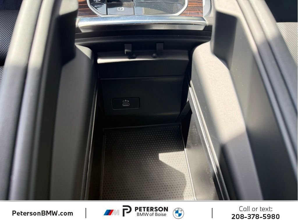 New 2026 Mineral White Metallic BMW xDrive40i image 25