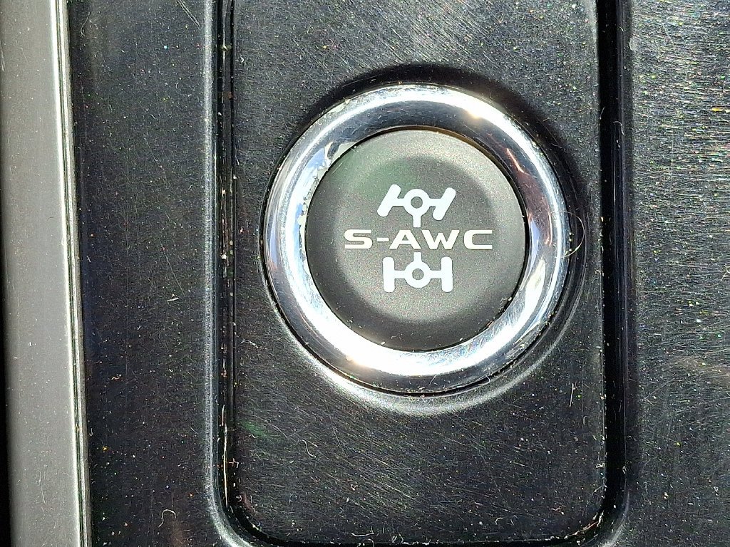 Used 2020 Silver Mitsubishi ES image 23