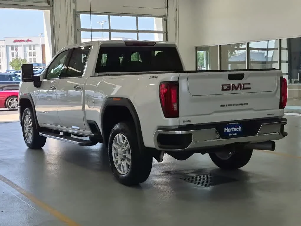 Used 2023 White Frost Tricoat GMC SLT image 4