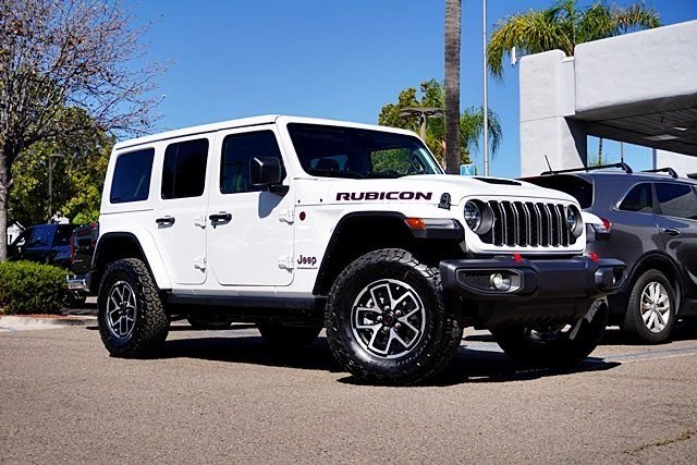 New 2026 Bright White Clear-Coat Exterior Paint Jeep Rubicon image 2