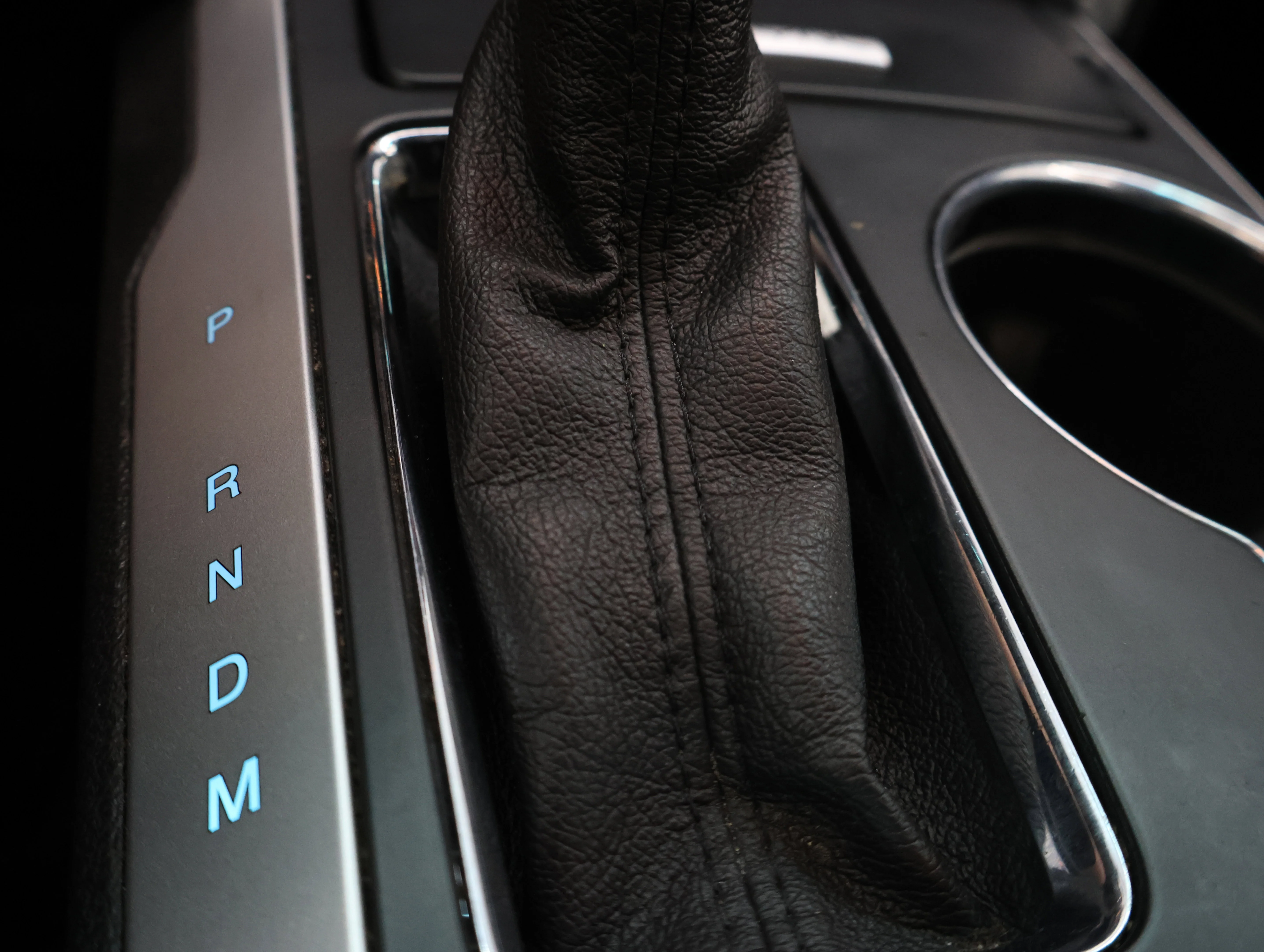 Used 2015 Magnetic Metallic Ford Sport image 51