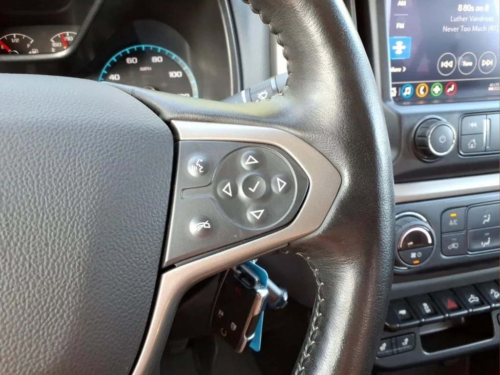 Used 2022 Blue Chevrolet Z71 image 12