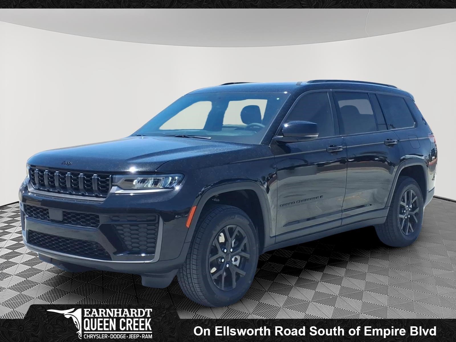 New 2026 Diamond Black Crystal Pearl-Coat Exterior Paint Jeep Laredo Altitude image 1