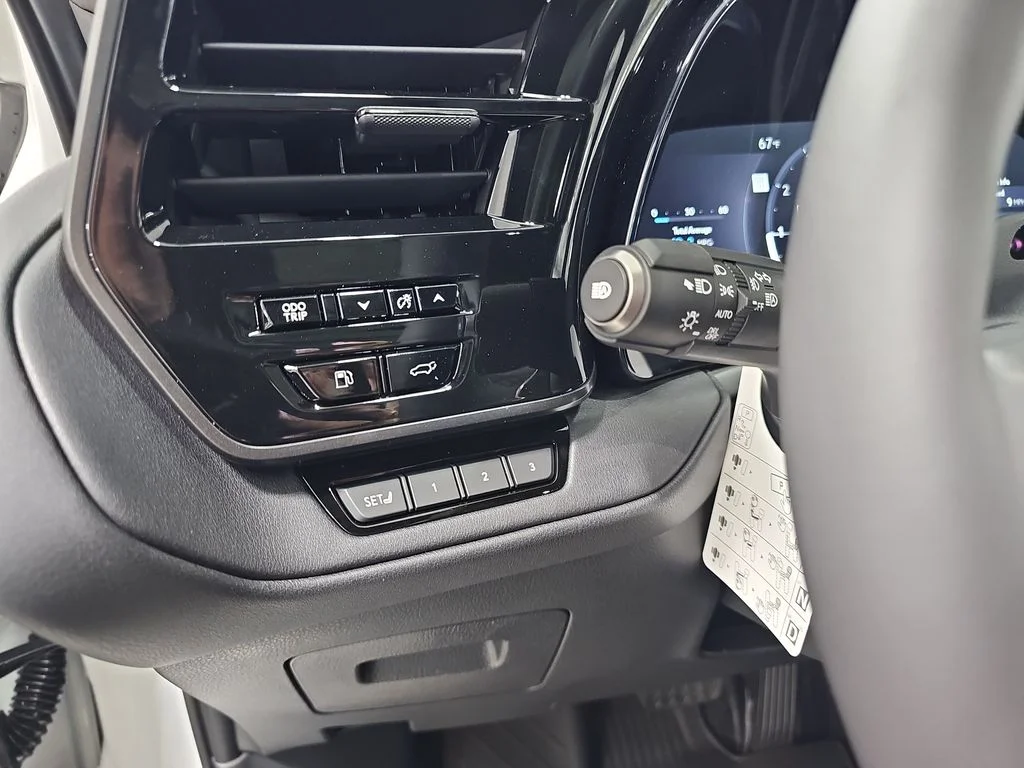 New 2026 Wind Chill Pearl Lexus PREMIUM AWD image 25