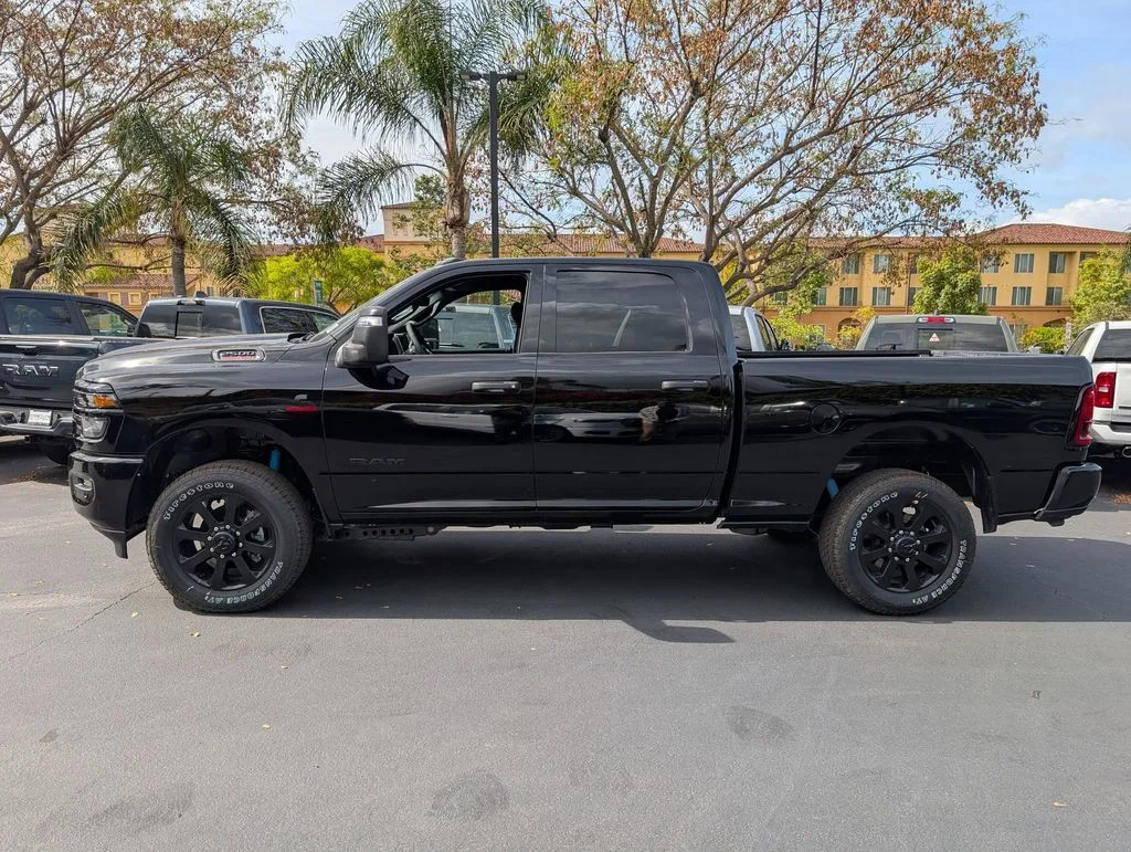 New 2026 Diamond Black Crystal Pearl-Coat Exterior Paint RAM Big Horn image 6