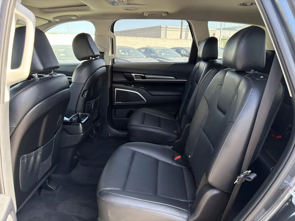 Used 2022 GRAVITY GREY Kia S image 28