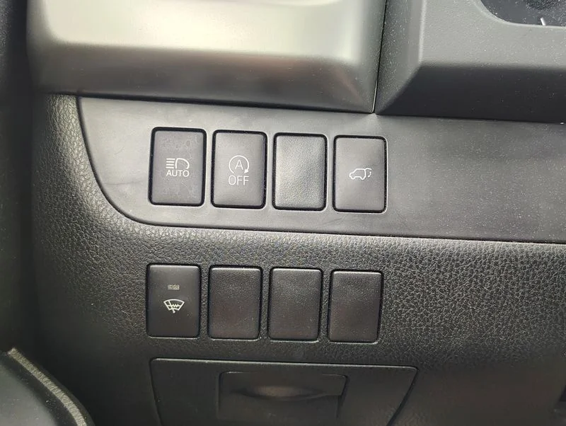 Used 2017 Gray Toyota LE Plus image 11