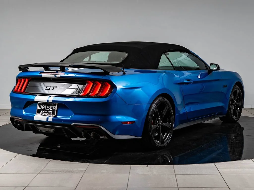 Used 2021 Velocity Blue Metallic Ford GT Premium image 8
