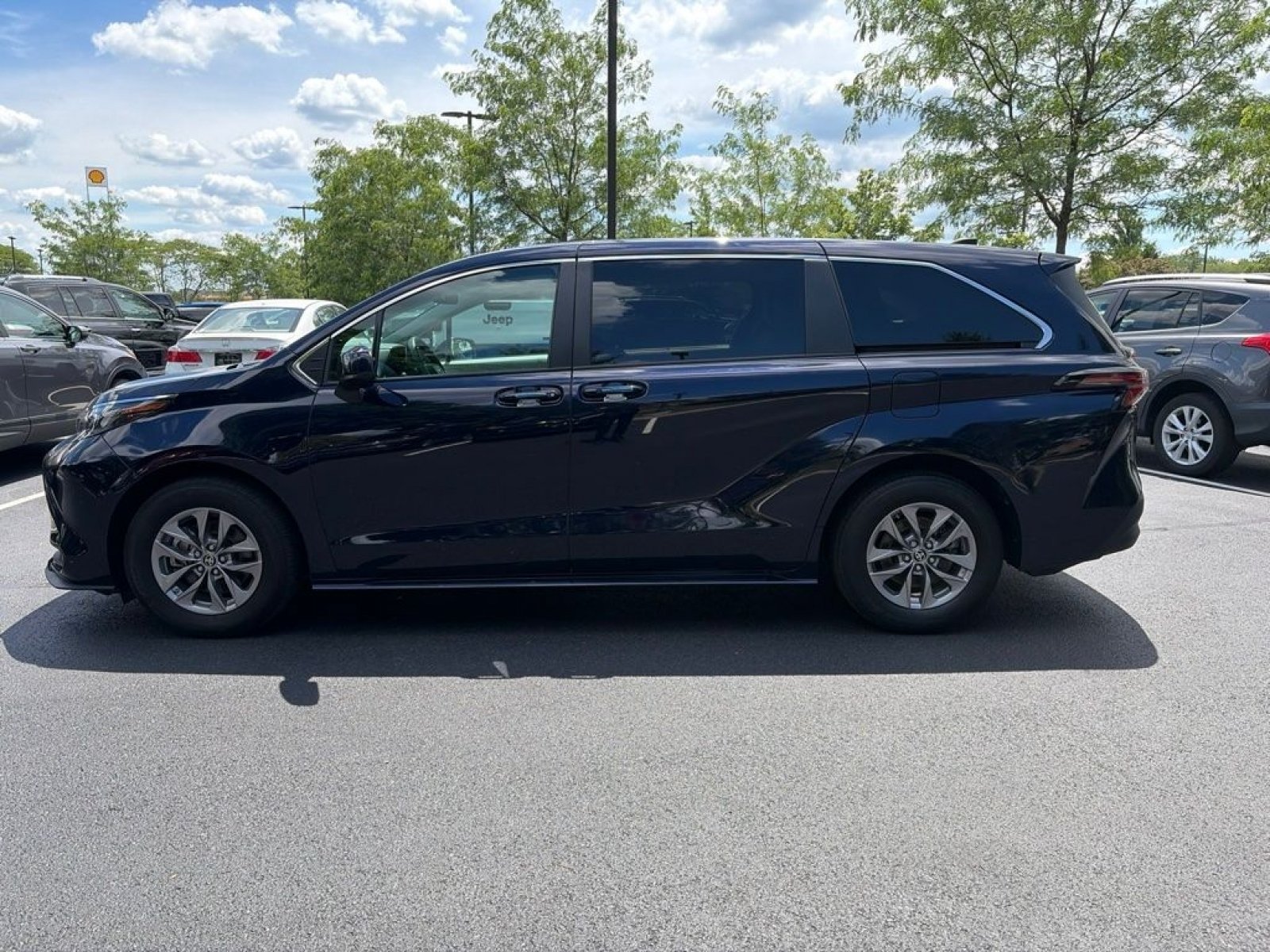 Used 2024 Gray Toyota Hybrid LE image 10