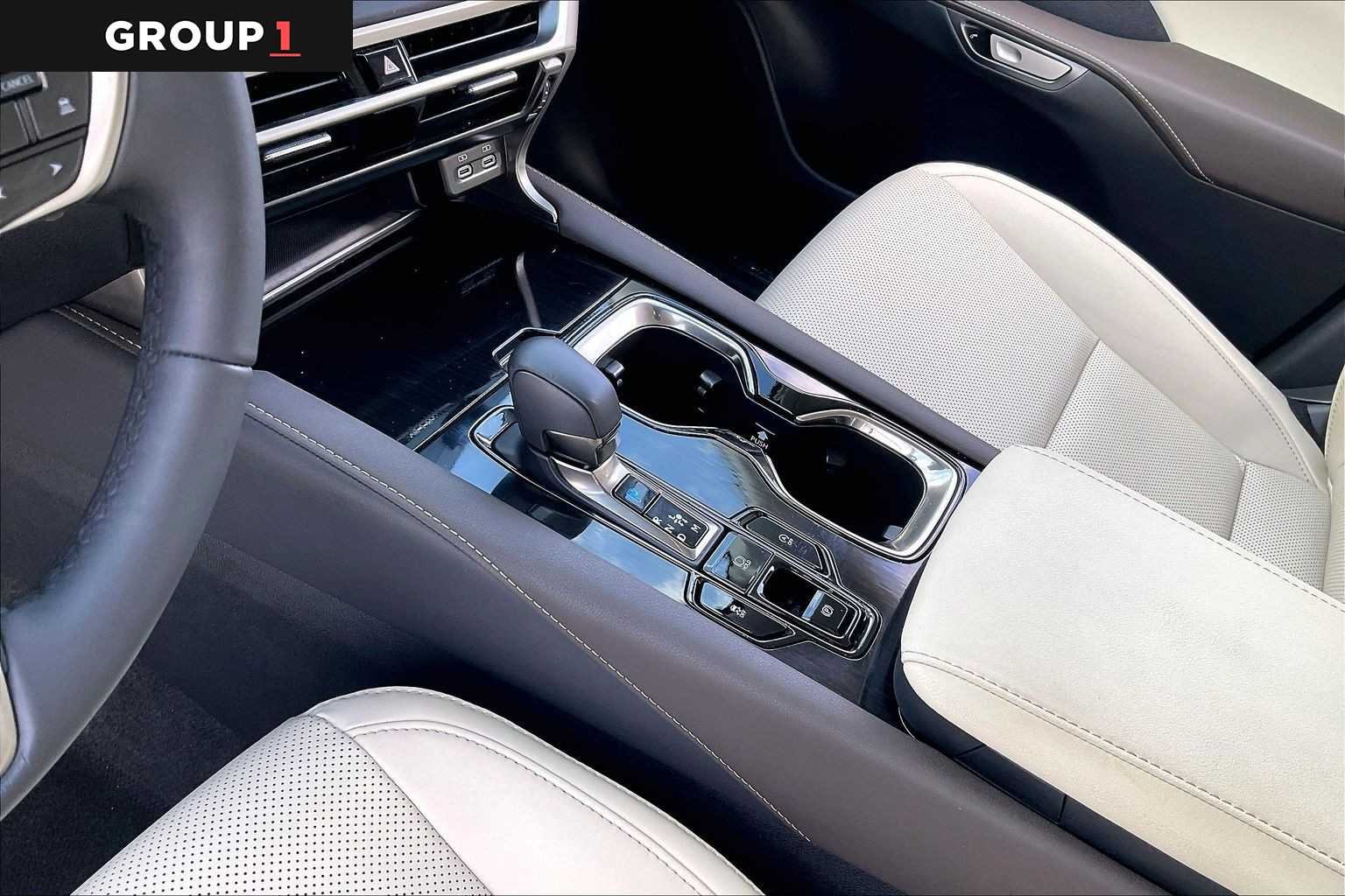 Used 2024 Eminent White Pearl Lexus  image 14