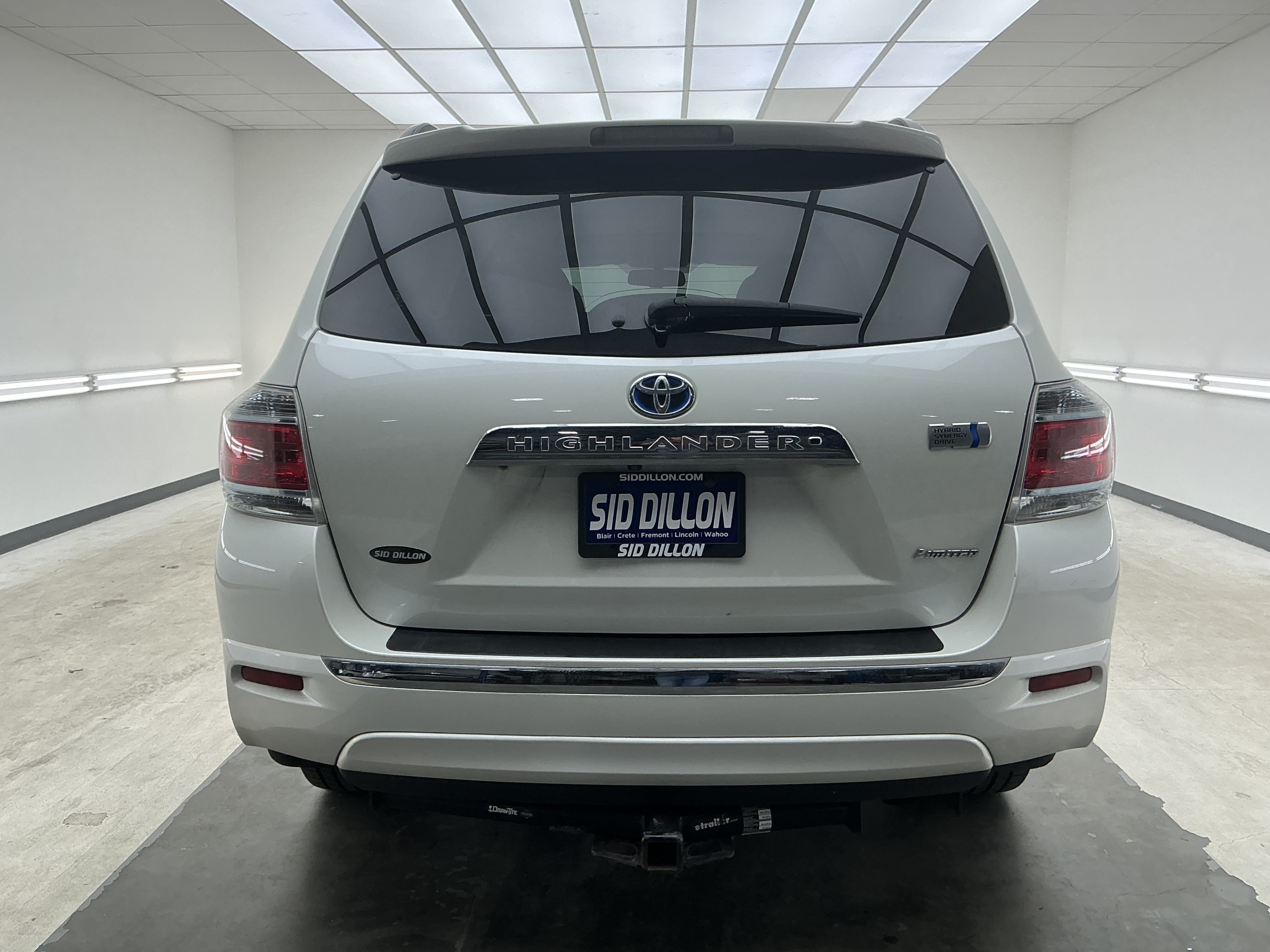 Used 2013 Blizzard Pearl Toyota Limited image 5