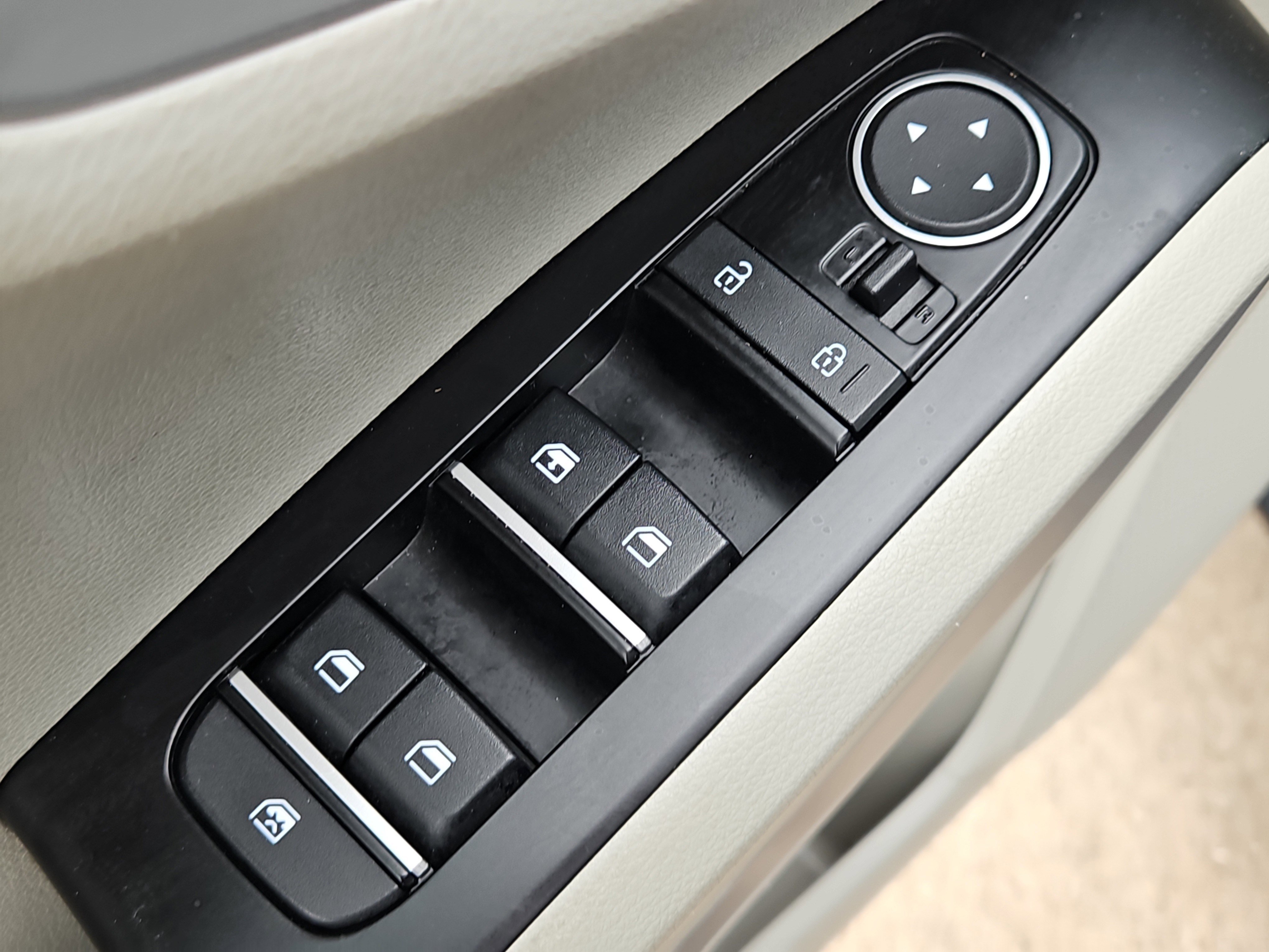 Certified Used 2025 Fusion Black Kia LX image 16