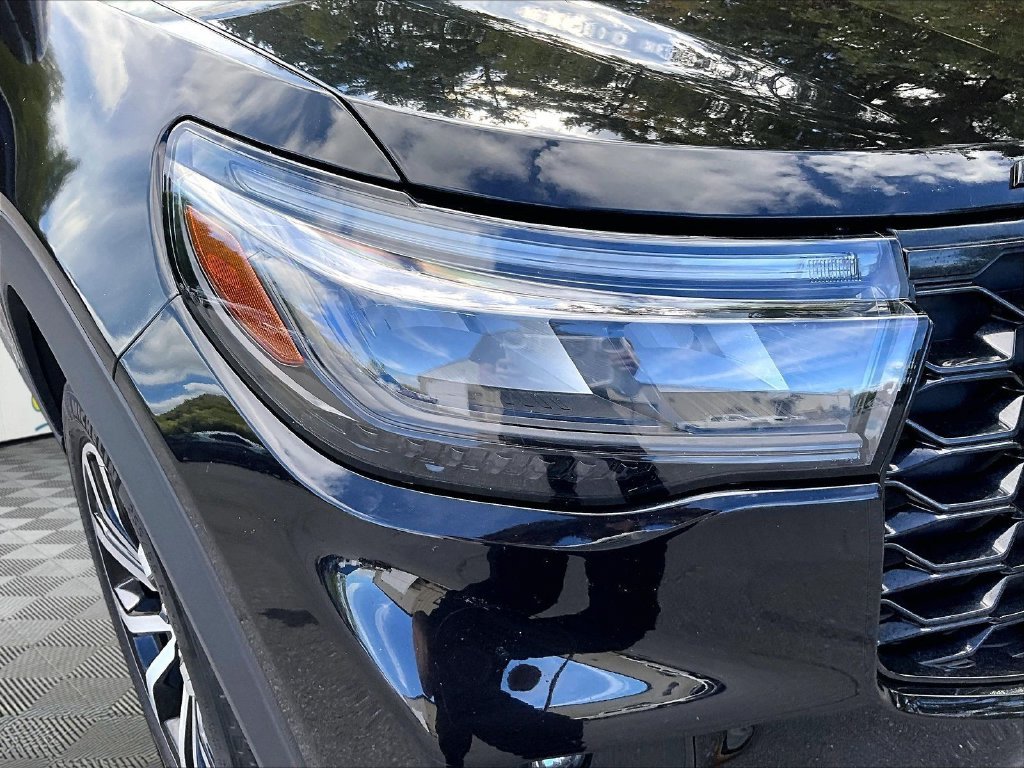 Used 2025 Black Metallic Ford ST-Line image 34