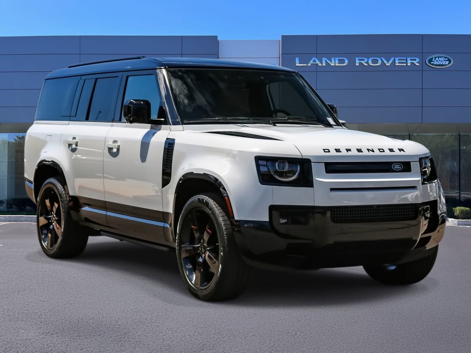 New 2026 Fuji White Land Rover X-Dynamic SE image 3