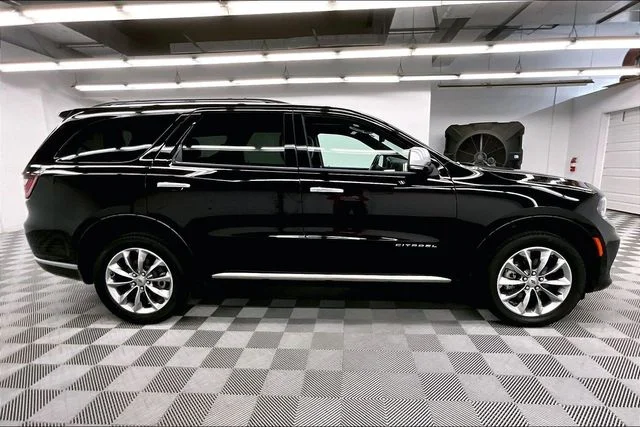 Used 2024 Red Oxide Dodge Citadel image 15
