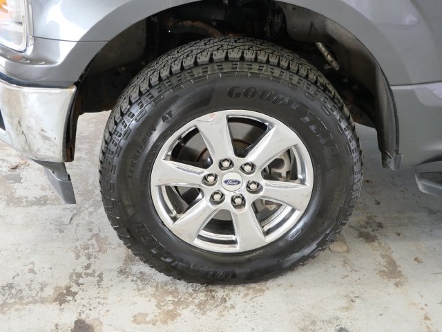 Certified Used 2020 Magnetic Ford XLT image 4