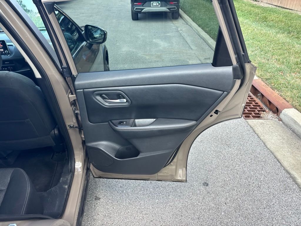 Certified Used 2025 Beige/tan Nissan SV image 36