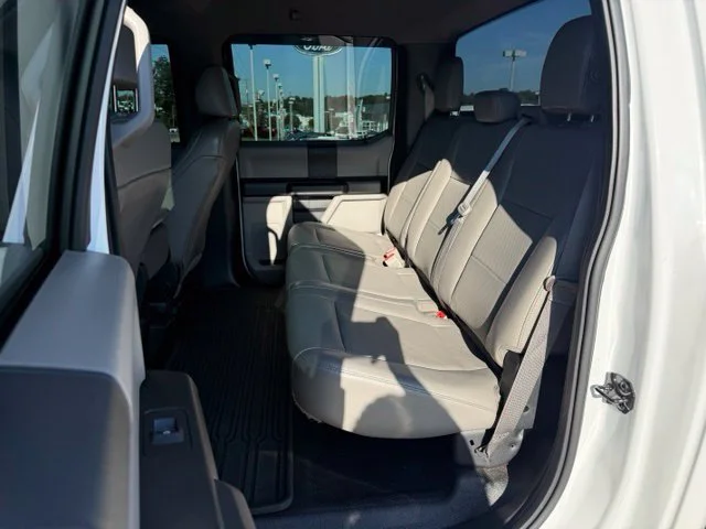 Used 2018 White Ford XL image 10