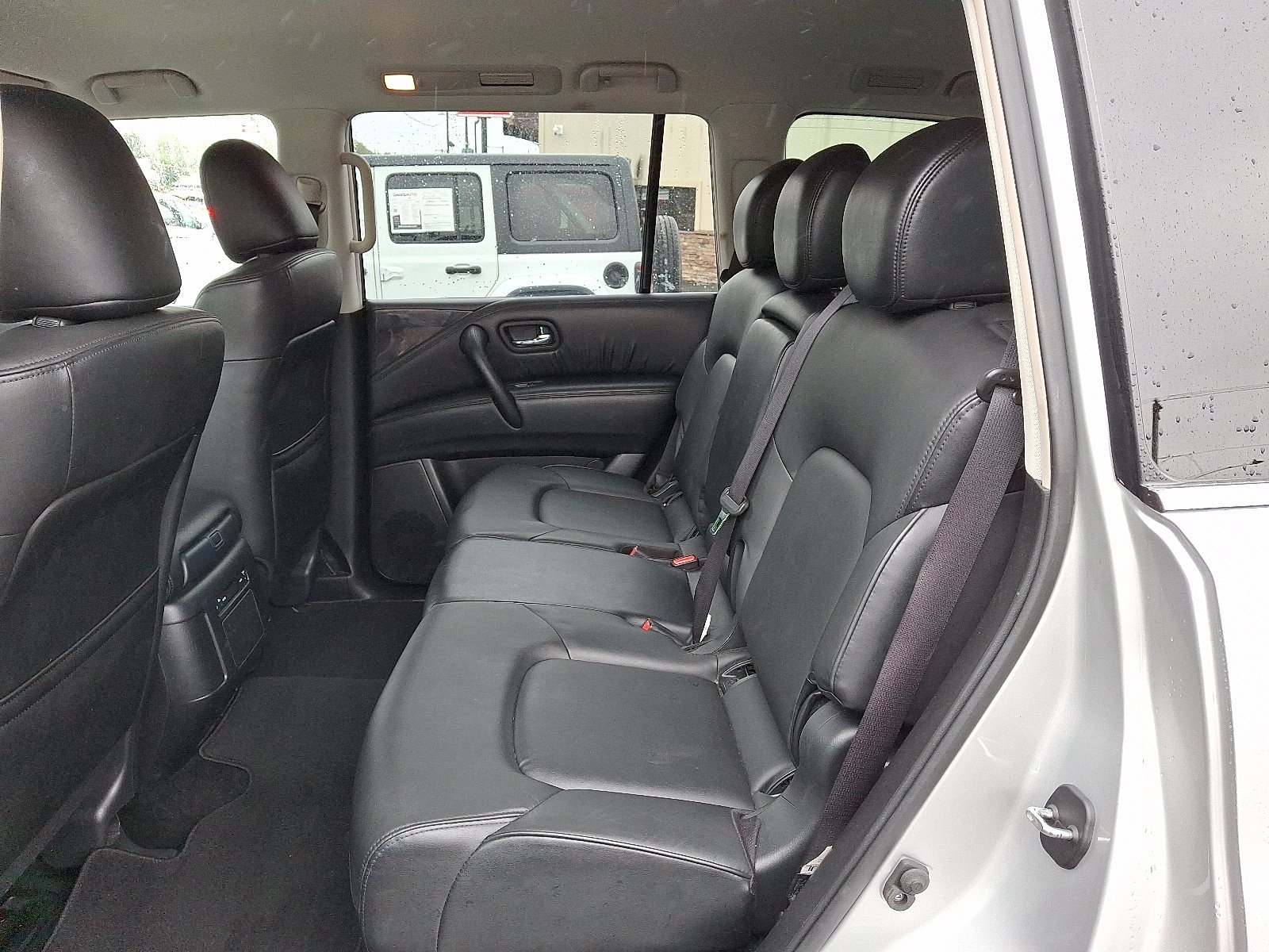 2022 Nissan Armada SV - Photo 11