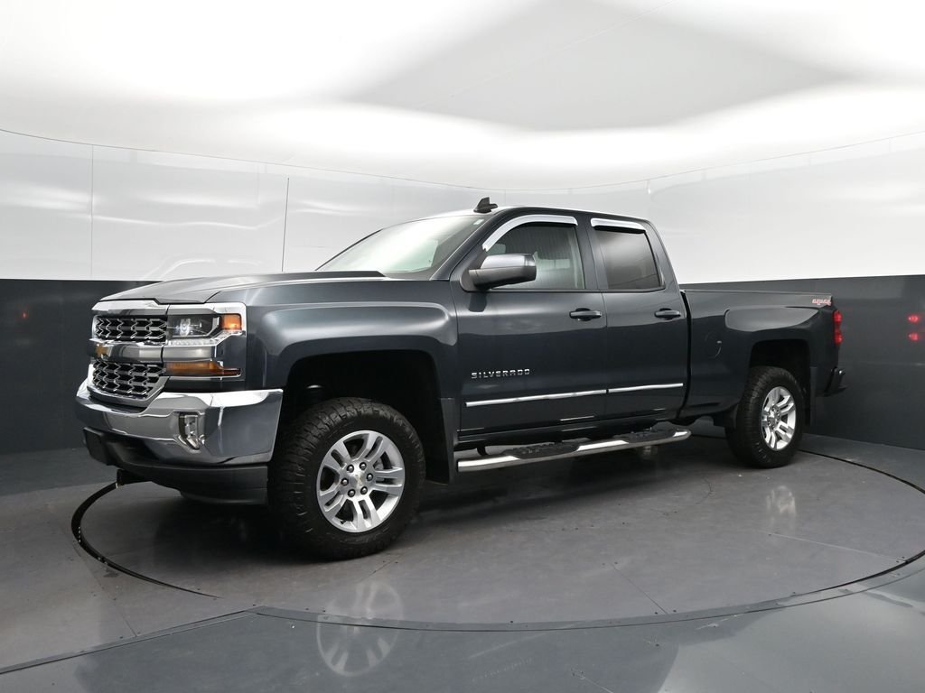 Used 2017 Gray Chevrolet LT image 3
