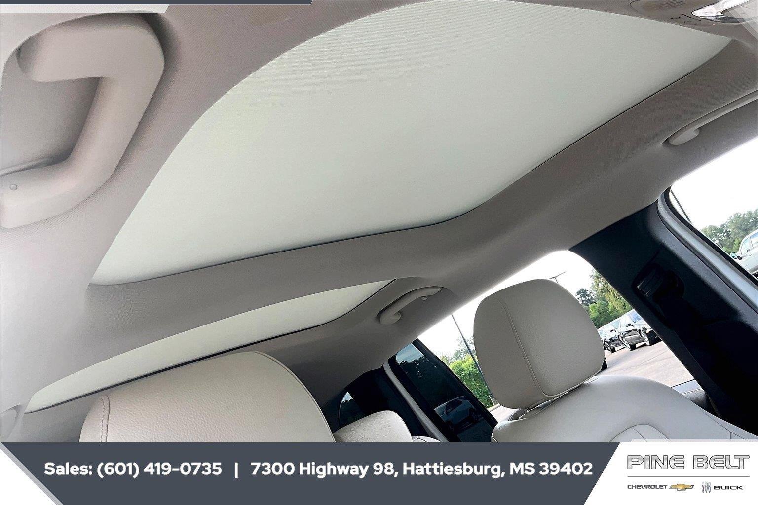 Used 2023 White Mercedes-Benz GLB 250 image 16