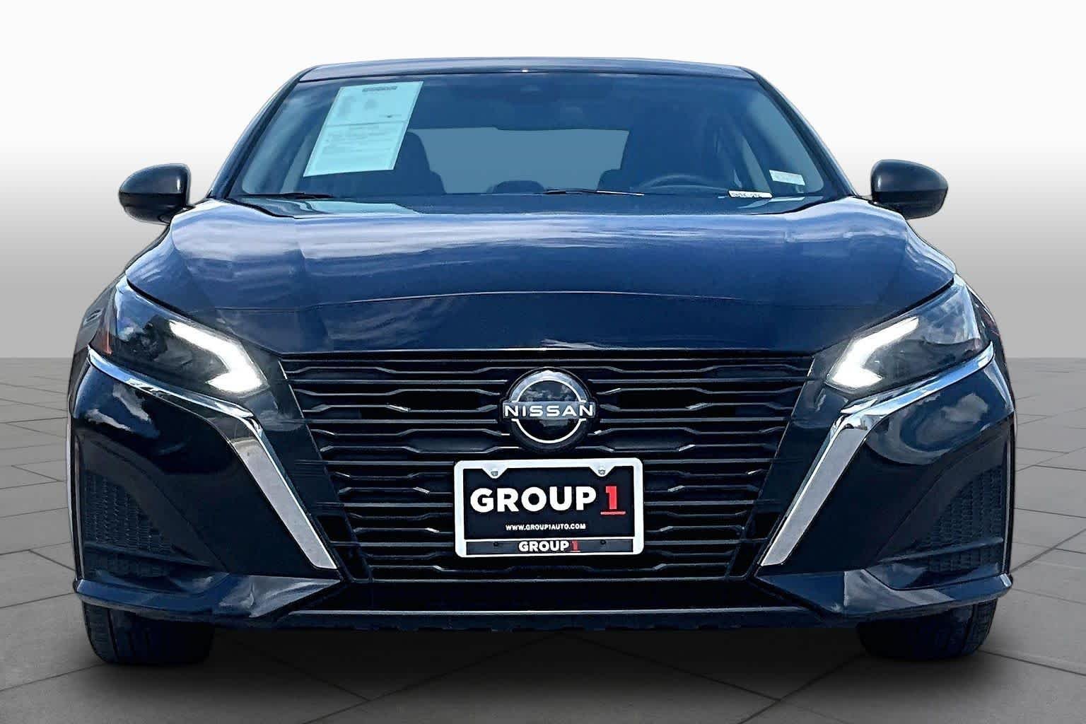 Certified Used 2025 Super Black Nissan SV image 4