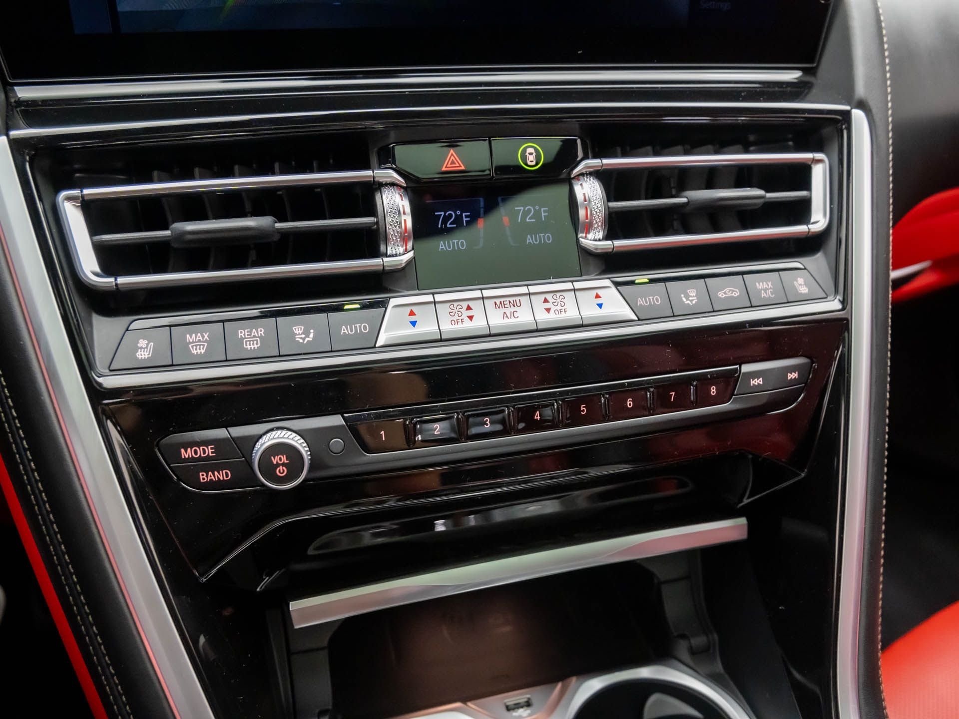 2026 BMW 8 Series 840i - Photo 28