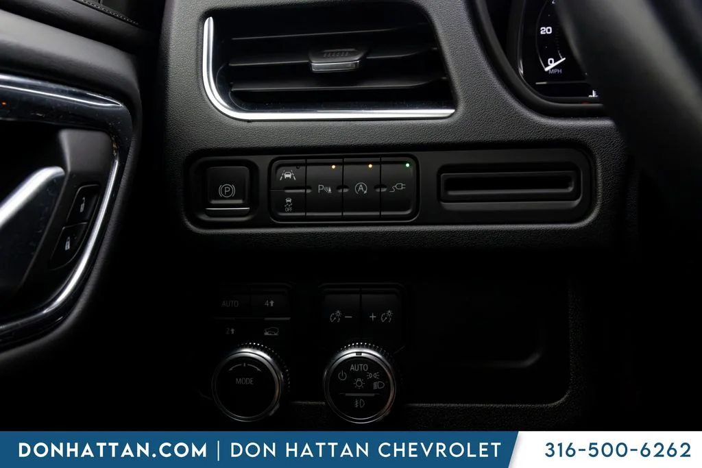 Used 2022 Black GMC SLE image 10