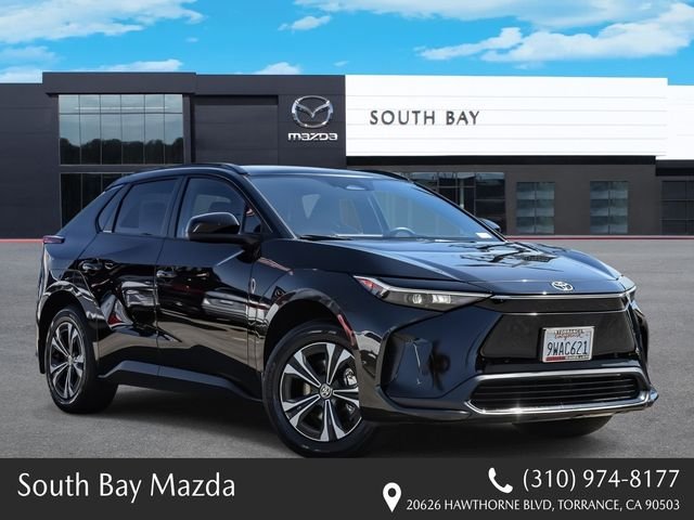 Used 2024  Toyota XLE image 1