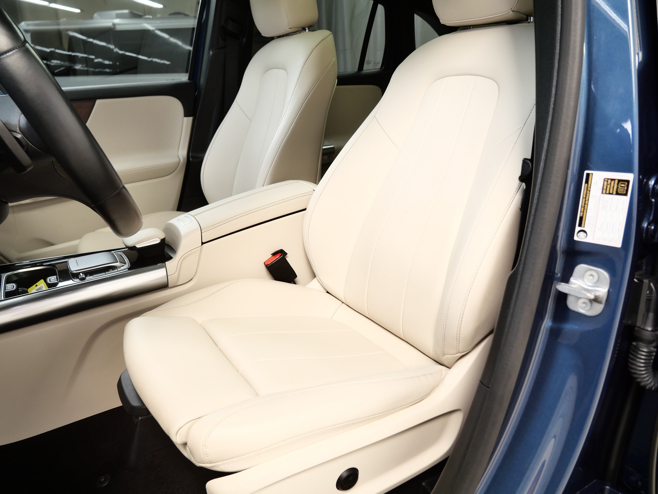 Certified Used 2023 Denim Blue Metallic Mercedes-Benz GLA 250 image 3