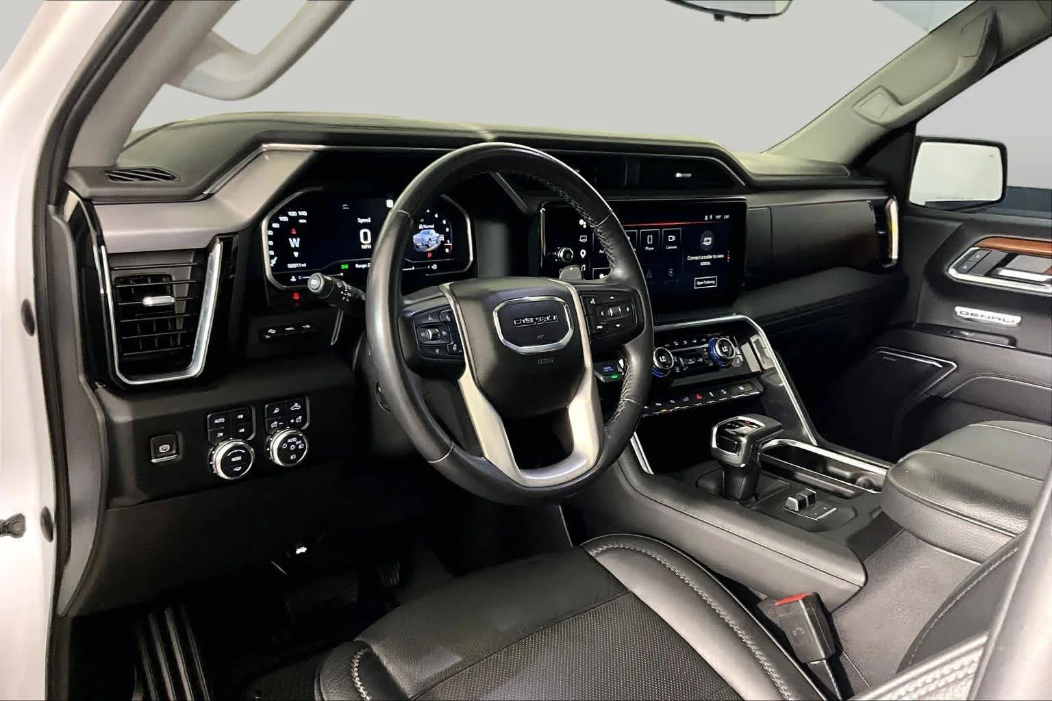 Used 2023 White Frost Tricoat GMC Denali image 17