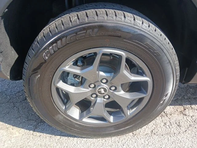 Used 2022 Blue Ford Badlands image 17