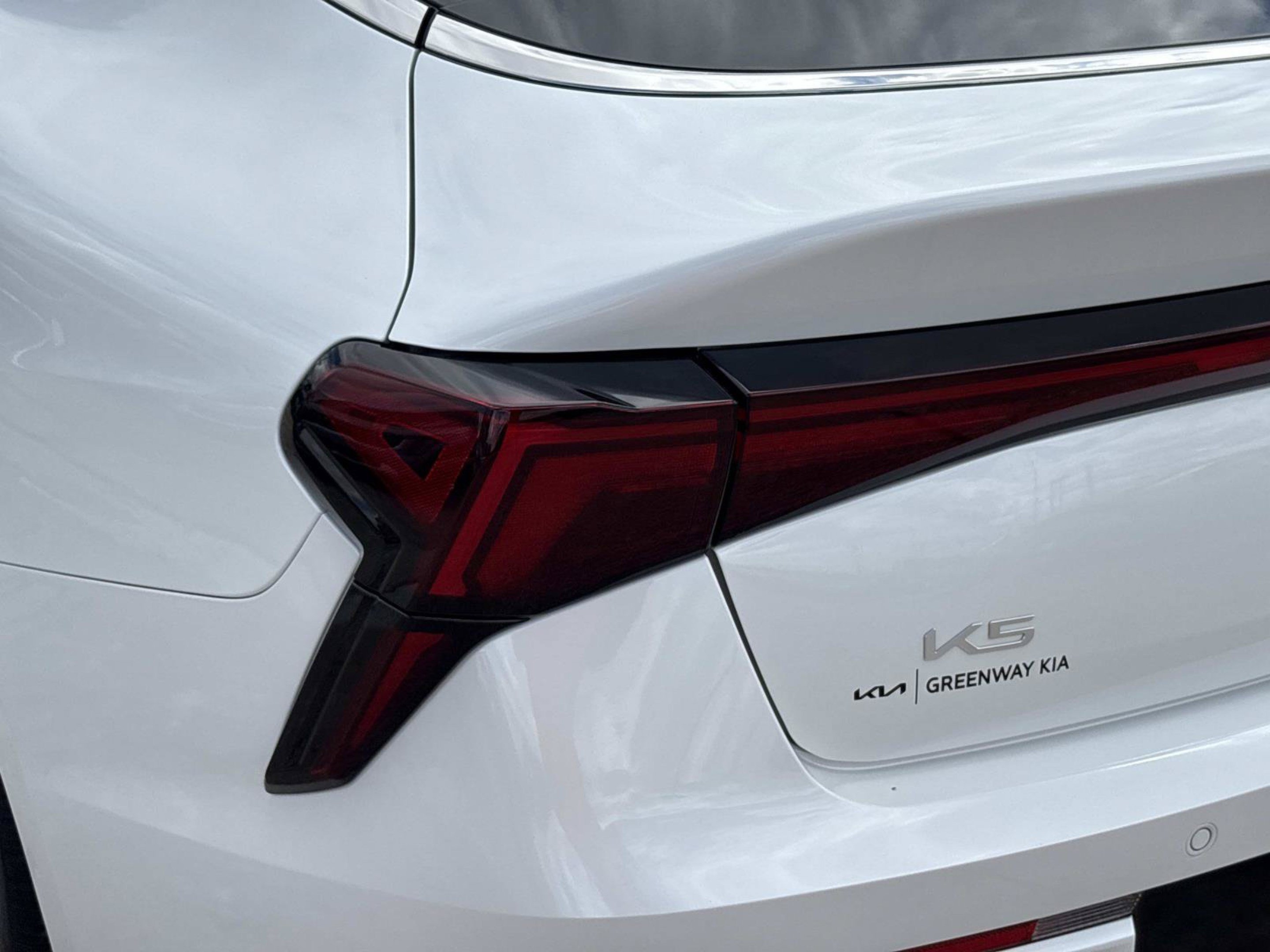 New 2027 Snow White Pearl Kia GT-Line image 32