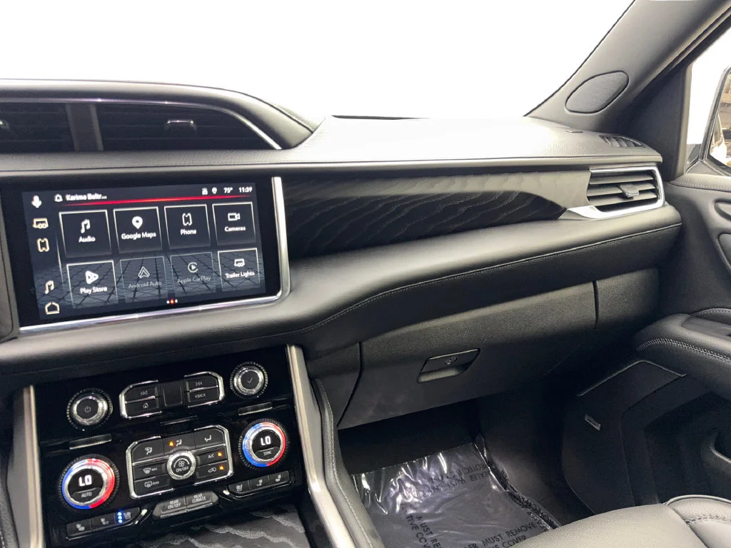 Used 2024 White GMC Denali image 63