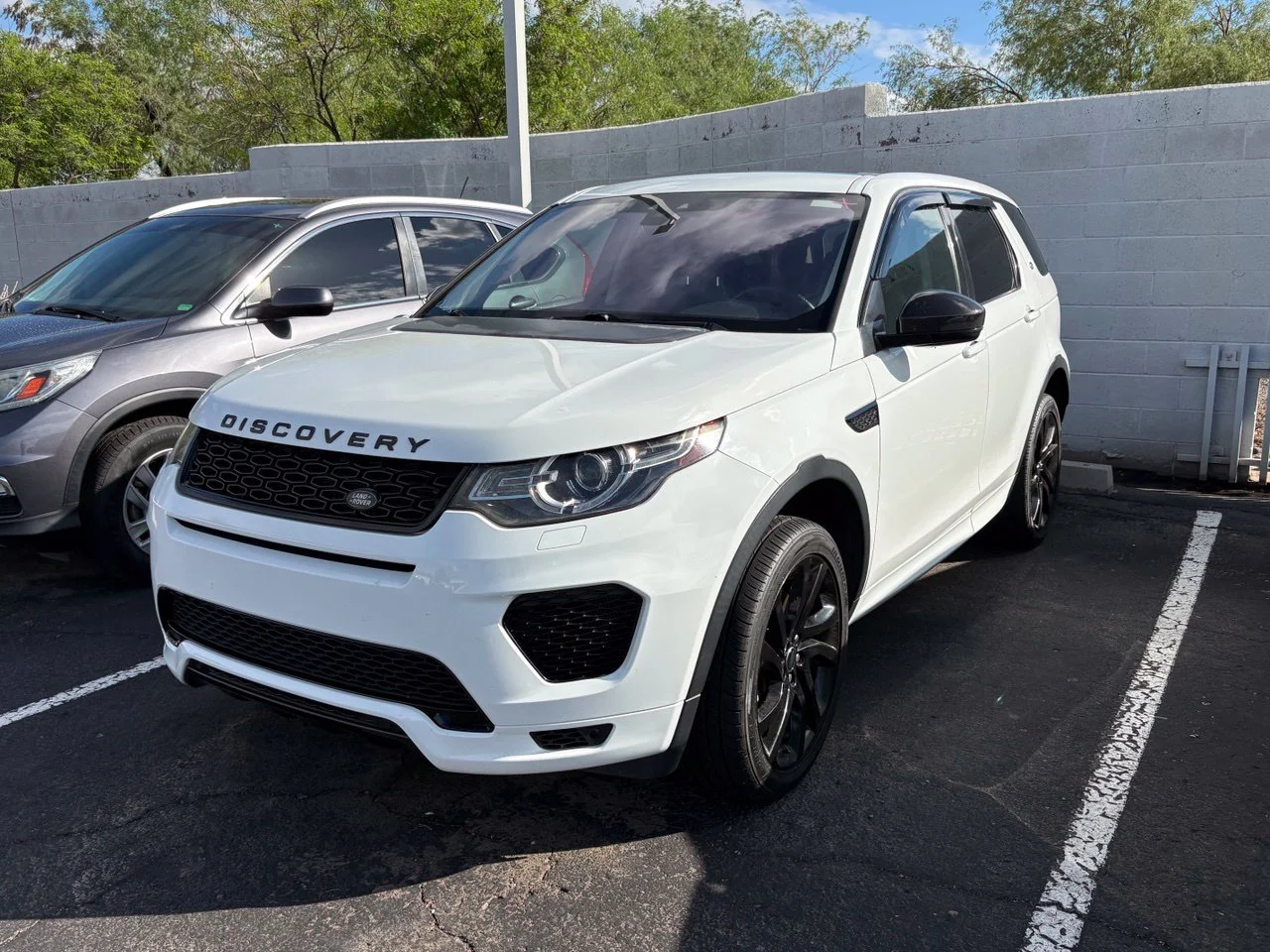 Used 2018 Fuji White Land Rover HSE image 1