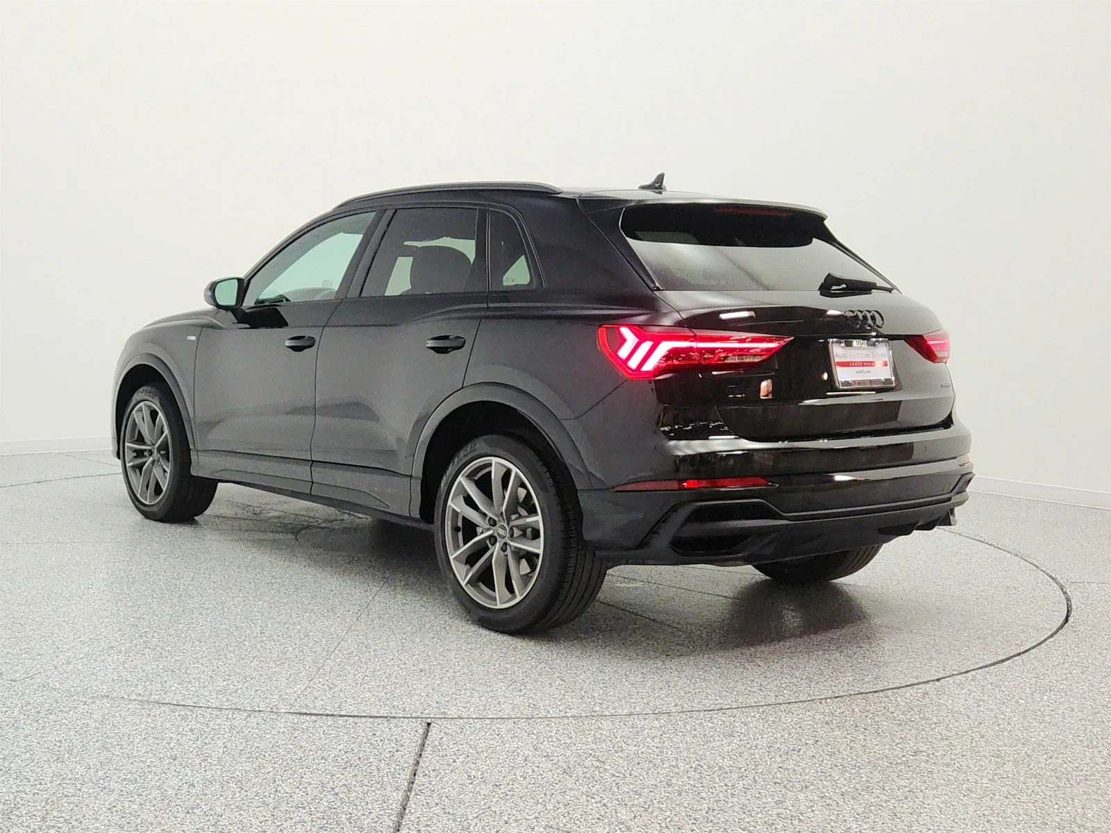 Used 2023 Mythos Black Metallic Audi S line Premium image 7