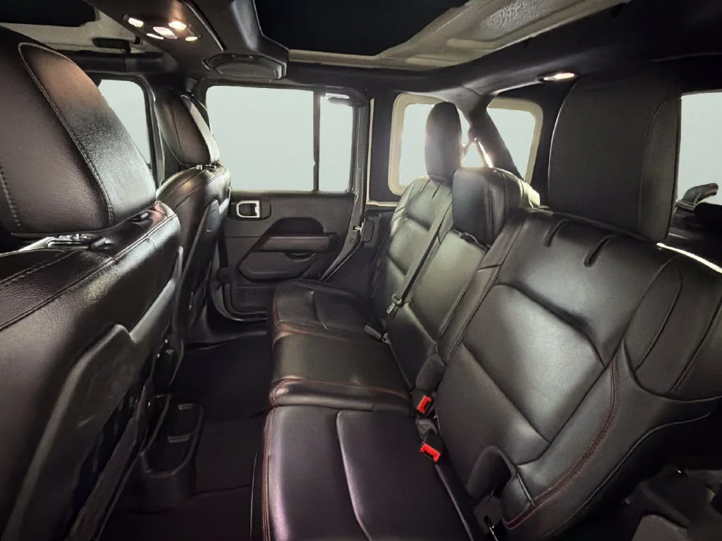 Used 2021  Jeep Unlimited Rubicon image 23
