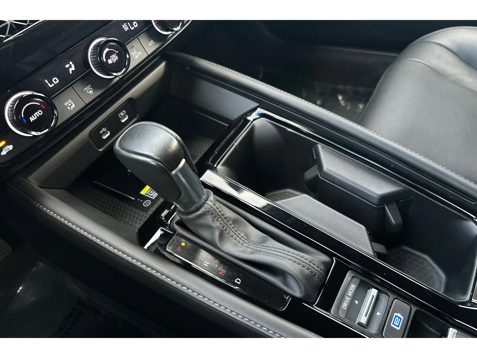 Used 2025 Crystal Black Pearl Honda Touring image 30